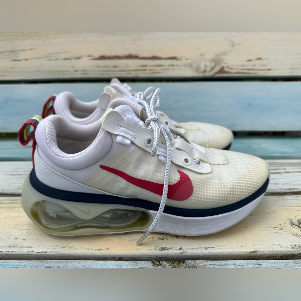 Women’s 2021 Nike Air Max - Size 6.5